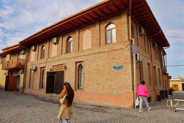 Гулбозор маҳалласидаги сайёҳлик кўчаси - Sputnik Ўзбекистон