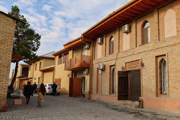 Гулбозор маҳалласидаги сайёҳлик кўчаси - Sputnik Ўзбекистон