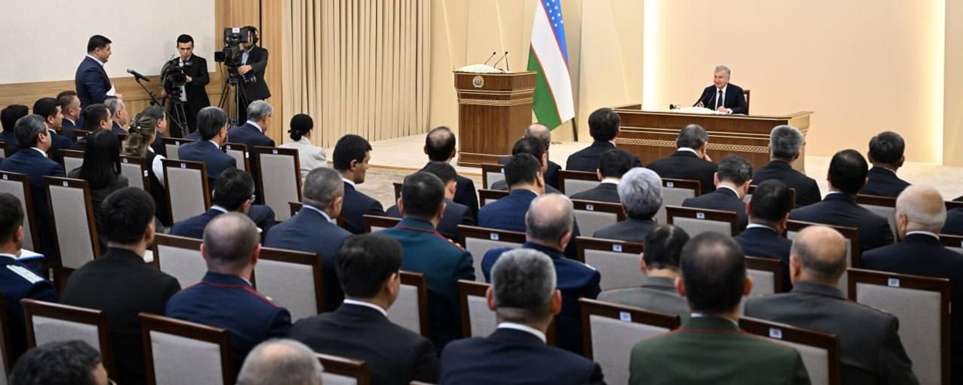 Состоялось совещание, посвящённое вопросам социально-экономического развития Ташкента - Sputnik Ўзбекистон, 1920, 17.12.2025