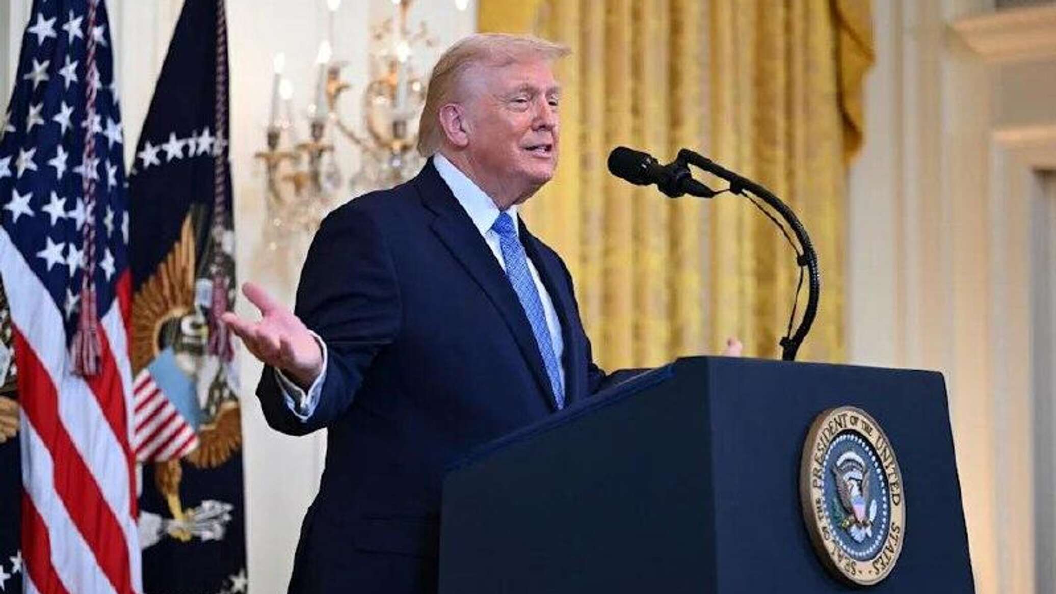 Трамп заявил о повышении ранее введенных пошлин для всех стран до 15%