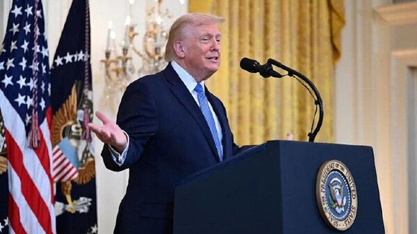 Трамп рассказал, что по выходным смотрит шоу, в котором его хвалят - Sputnik Узбекистан