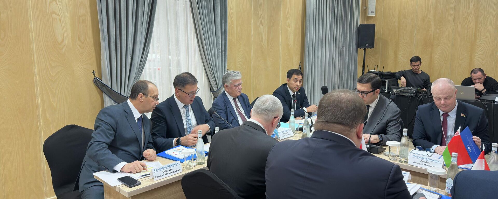 В Ташкенте проходит заседание Комиссии государств-участников СНГ по использованию атомной энергии в мирных целях - Sputnik Ўзбекистон, 1920, 17.12.2025