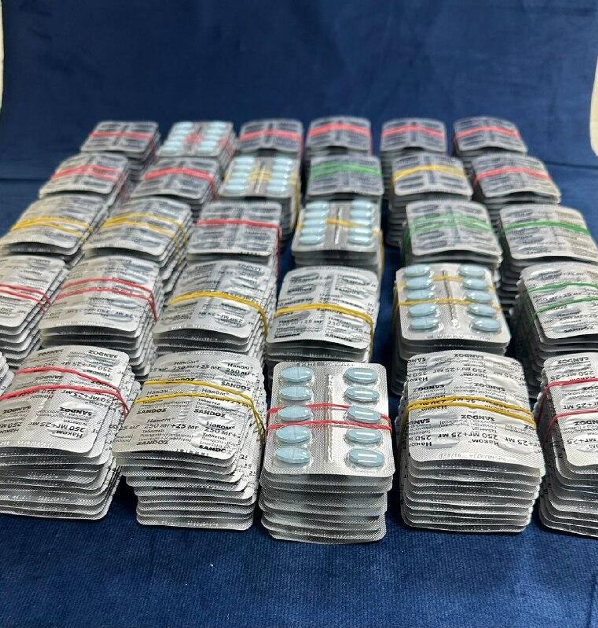 🟠 Таможенники Ташобласти предотвратили незаконный ввоз лекарств в Узбекистан 🟠 Таможенники Ташобласти предотвратили незаконный ввоз лекарств в Узбекистан - Sputnik Узбекистан, 1920, 17.12.2025