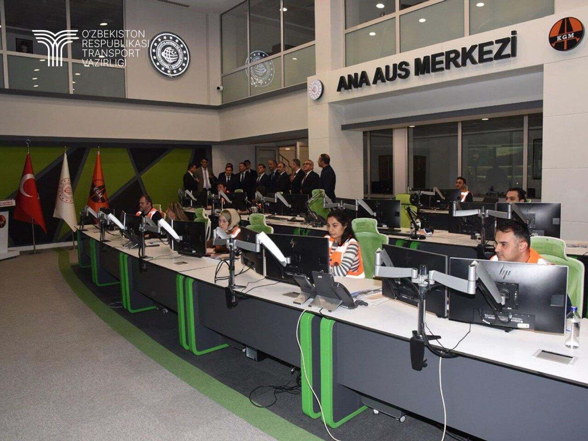 Делегация Узбекистана ознакомилась с опытом умной транспортной системы в Турции Делегация Узбекистана ознакомилась с опытом умной транспортной системы в Турции - Sputnik Узбекистан, 1920, 18.12.2025