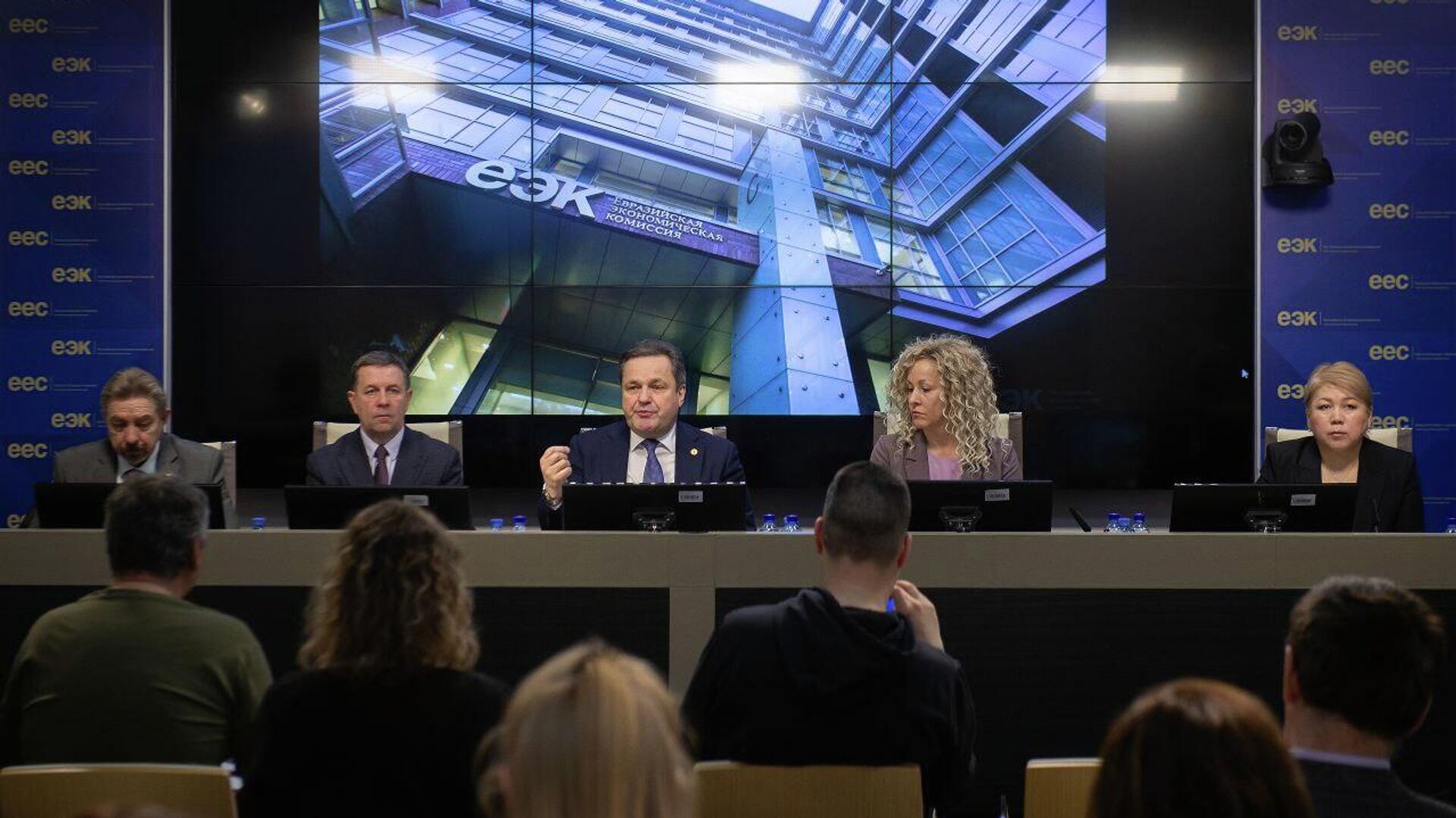 Glavnie tezisi po itogam press-konferensii ministra po texnicheskomu regulirovaniyu YeEK Glavnie tezisi po itogam press-konferensii ministra po texnicheskomu regulirovaniyu YeEK - Sputnik O‘zbekiston, 1920, 18.12.2025