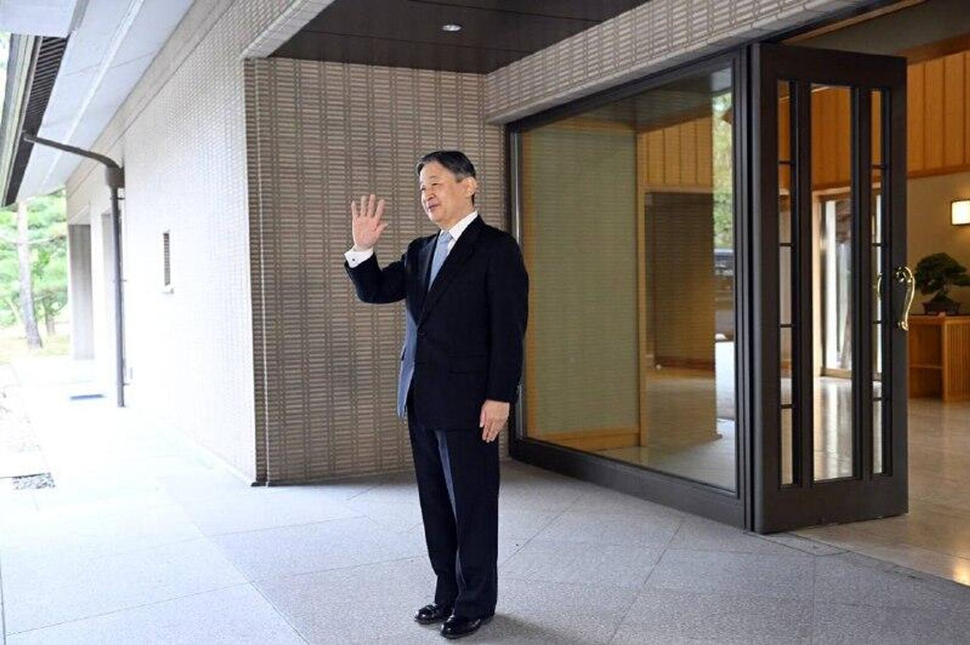 Президент Узбекистана встретился с Императором Японии - Sputnik Узбекистан, 1920, 19.12.2025