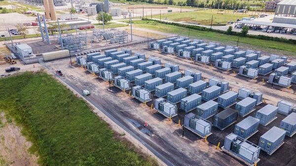 V Navoiyskoy i Tashkentskoy oblastax budut postroyeni sistemi xraneniya energii - Sputnik O‘zbekiston