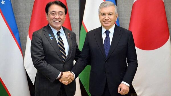 Узбекистан и Япония разработают программу мероприятий по укреплению деловых связей - Sputnik Узбекистан