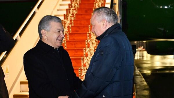 Shavkat Mirziyoyev pribil s rabochim vizitom v Sankt-Peterburg - Sputnik O‘zbekiston