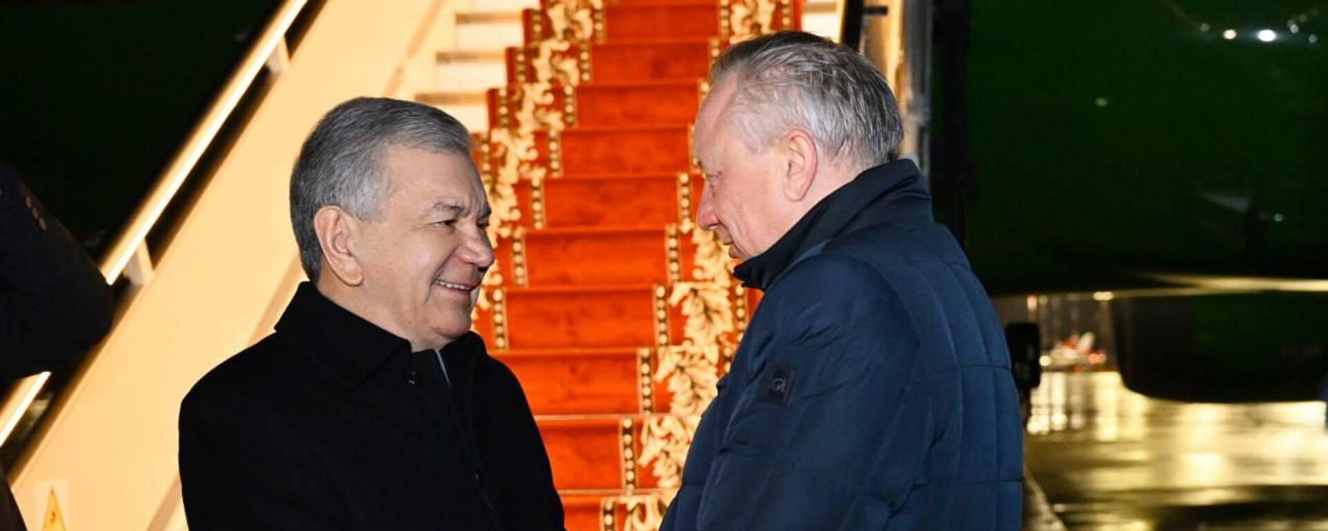 Шавкат Мирзиёев прибыл с рабочим визитом в Санкт-Петербург - Sputnik Узбекистан, 1920, 21.12.2025