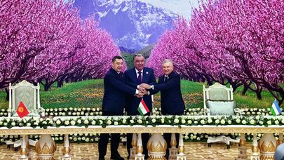 Садыр Жапаров, Эмомали Рахмон и Шавкат Мирзиёев. Архивное фото