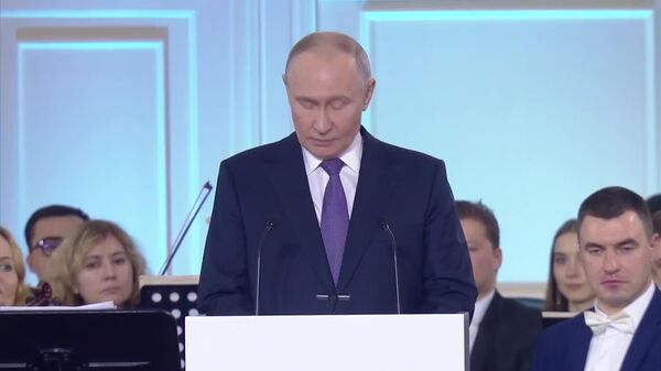 Путин поздравил Жапарова, Рахмона и Мирзиёева с присуждением Международной премии мира им - Sputnik Узбекистан
