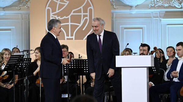 Prezidentam Uzbekistana, Kirgizstana i Tadjikistana vruchena Mejdunarodnaya premiya mira imeni Lva Tolstogo - Sputnik O‘zbekiston