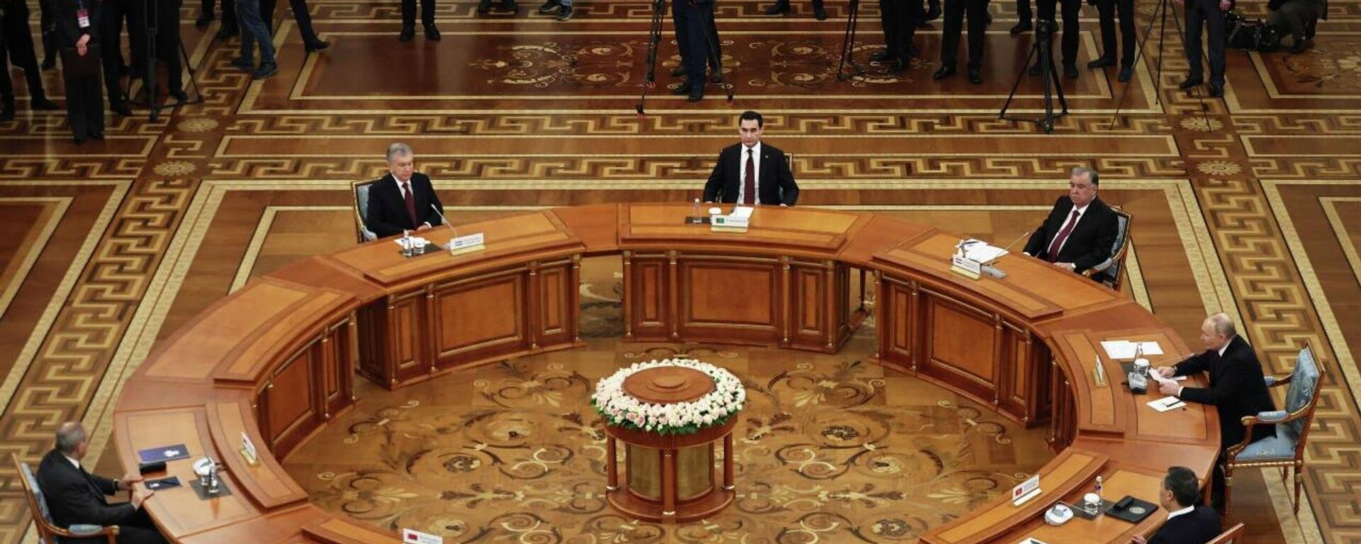 Президент Узбекистана принял участие в неформальной встрече глав государств СНГ  - Sputnik Ўзбекистон, 1920, 22.12.2025