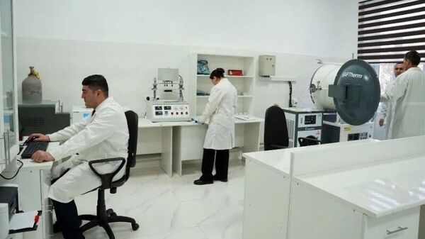 Ученые Узбекистана стали слушателями Школы химиков государств–участников СНГ - Sputnik Узбекистан