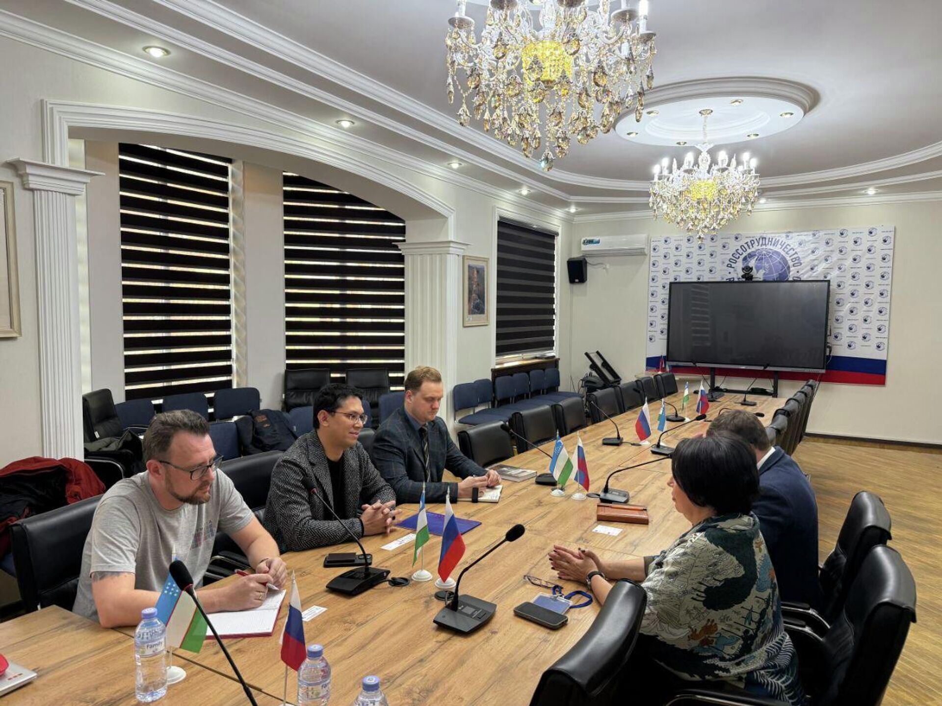 Российская компания намерена реализовать цифровые проекты в музеях и театрах Узбекистана - Sputnik Узбекистан, 1920, 23.12.2025