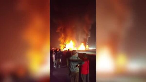 Не менее 9 человек погибли при столкновении грузовика и автобуса в Индии - Sputnik Узбекистан