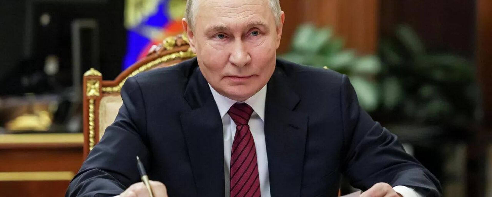 Президент РФ Владимир Путин. - Sputnik Узбекистан, 1920, 27.12.2025