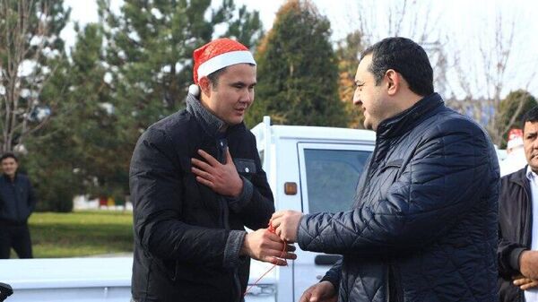 В Самарканде безработной молодежи передали грузовики Labo - Sputnik Узбекистан