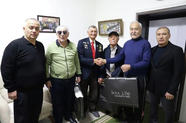 В преддверии Нового года ветеранам спорта Узбекистана вручили подарки и денежные премии - Sputnik Узбекистан