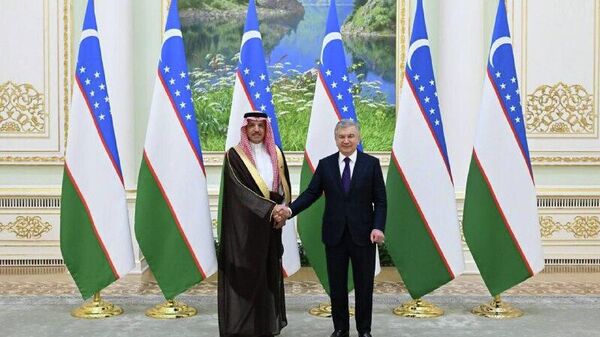 Президент Узбекистана принял посла Саудовской Аравии, завершающего дипломатическую миссию в Узбекистане - Sputnik Узбекистан