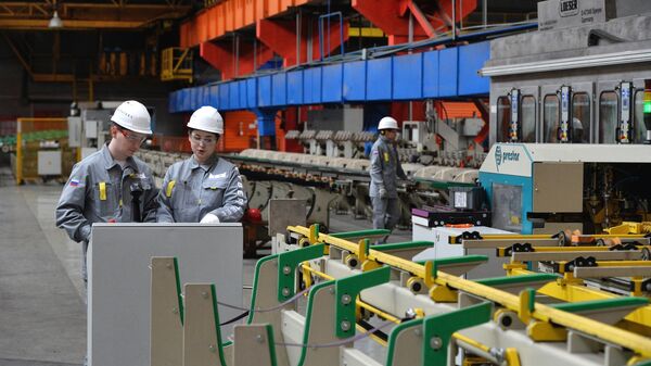 Производство бесшовных нержавеющих труб на предприятии CYBERSTEEL в Первоуральске - Sputnik Узбекистан