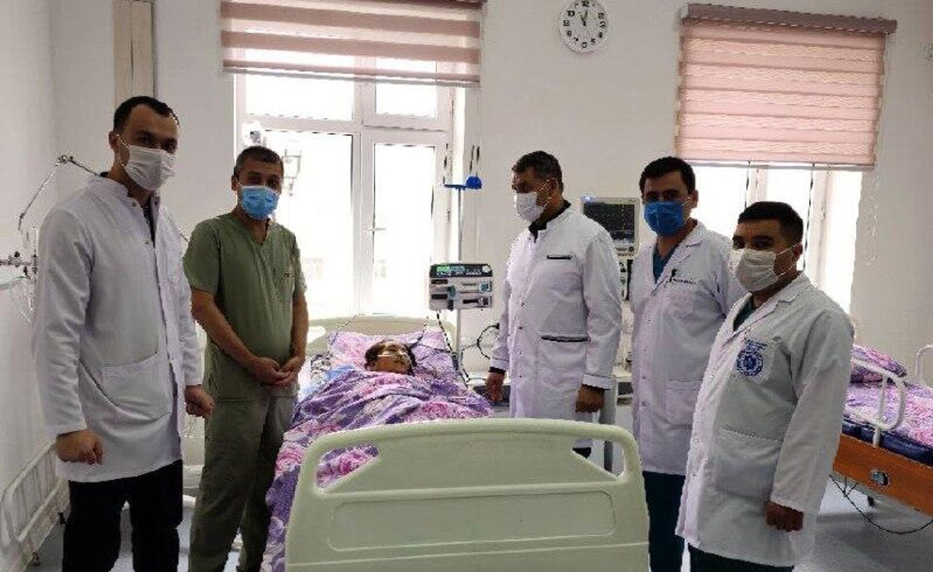 ‍В Хорезмской области впервые провели операцию по трансплантации печени - Sputnik Узбекистан, 1920, 30.12.2025