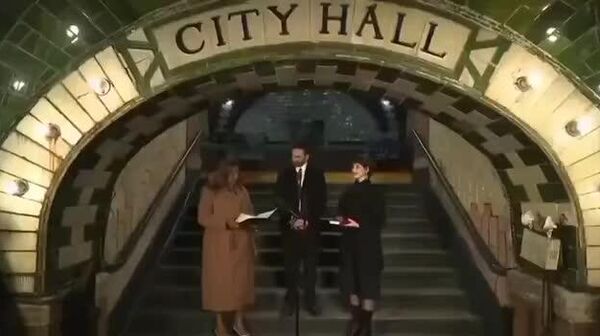 Зохран Мамдани официально вступил в должность мэра Нью-Йорка, приняв присягу на Коране — впервые в истории города - Sputnik Узбекистан