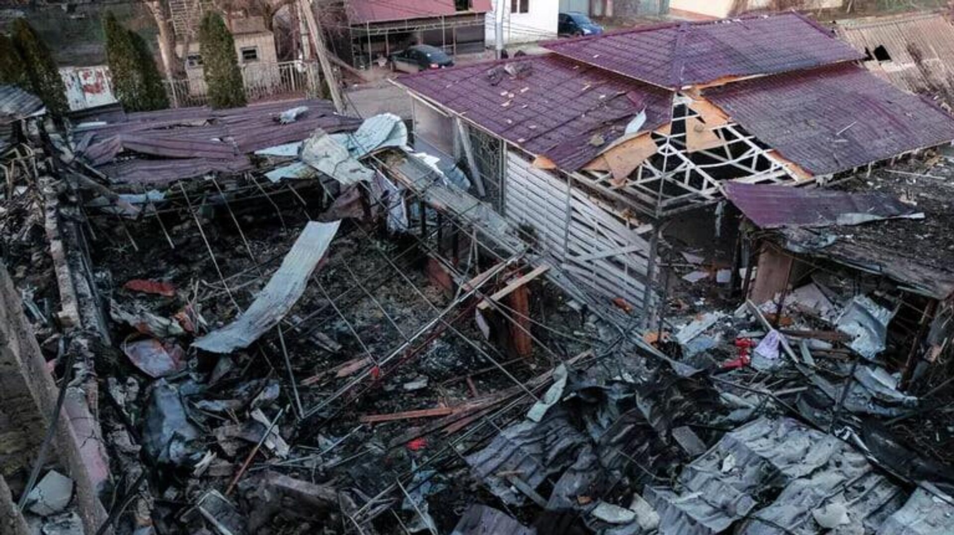 Последствия атаки БПЛА ВСУ на поселок Хорлы в Херсонской области - Sputnik Узбекистан, 1920, 02.01.2026