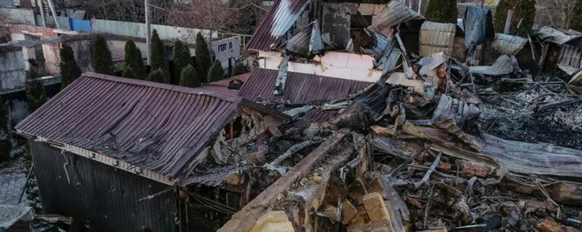 Последствия атаки БПЛА ВСУ на поселок Хорлы в Херсонской области - Sputnik Узбекистан, 1920, 02.01.2026