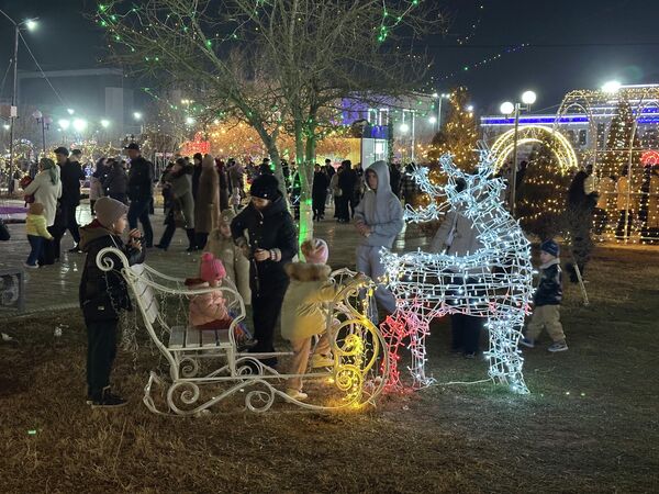 Байрам тадбирлари "Дўстлик" майдонида бўлиб ўтмоқда - Sputnik Ўзбекистон