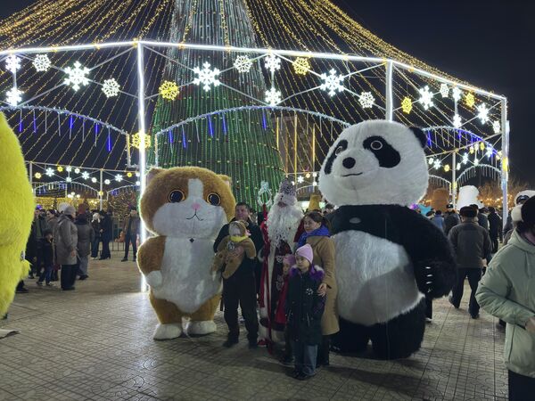 Байрам тадбирлари "Дўстлик" майдонида бўлиб ўтмоқда - Sputnik Ўзбекистон