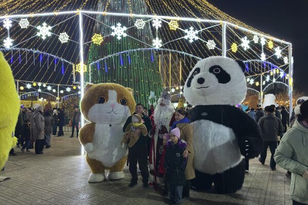 Новогодние праздничные выходные в Нукусе Новогодние праздничные выходные в Нукусе - Sputnik Узбекистан