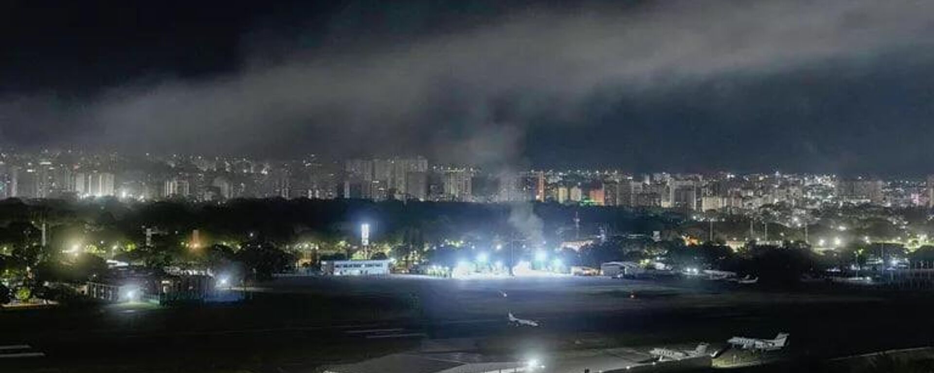 США нанесли удары по объектам газотранспортной инфраструктуры в Каракасе. - Sputnik Ўзбекистон, 1920, 03.01.2026