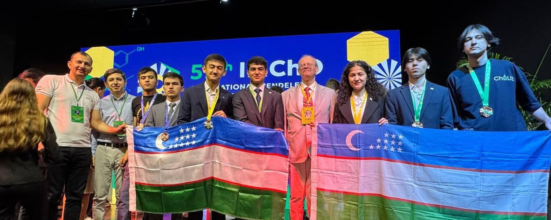 V 2025 godu shkolniki Uzbekistana zavoyevali 210 medaley na mejdunarodnix olimpiadax - Sputnik O‘zbekiston, 1920, 05.01.2026