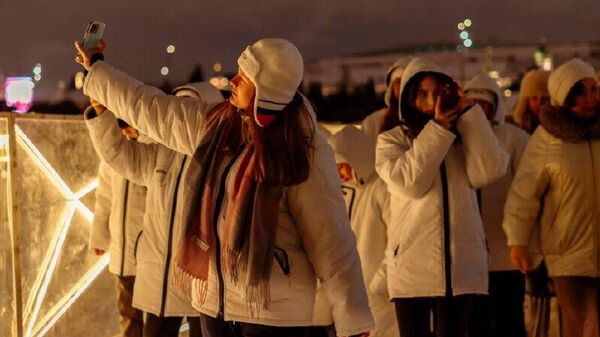 Школьники из Узбекистана прибыли в Санкт-Петербург - Sputnik Узбекистан