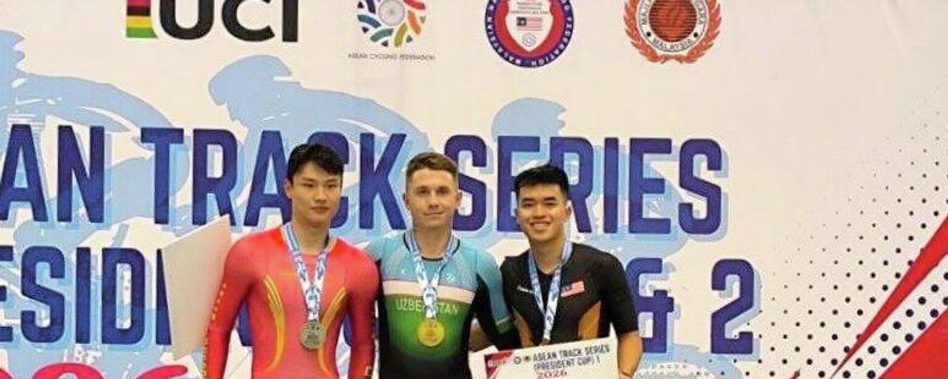 Узбекистанцы стартовали с золота на первом турнире года по велоспорту - Sputnik Узбекистан, 1920, 08.01.2026