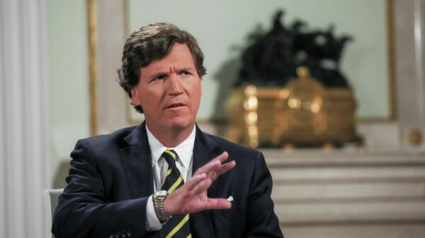 Американский журналист Такер Карлсон - Sputnik Узбекистан