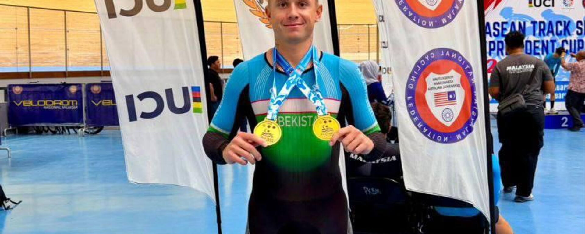 Сергей Ростовцев завоевал две золотые медали на турнире АСЕАН Track Series - Sputnik Ўзбекистон, 1920, 08.01.2026