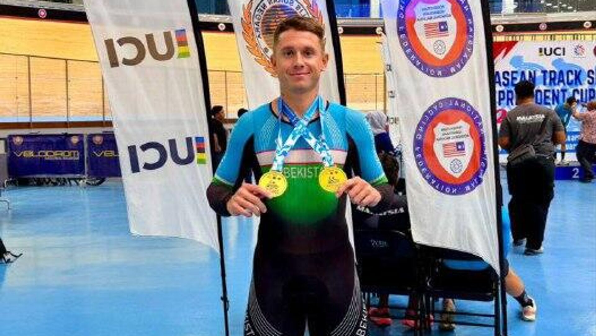 Велогонщик Сергей Ростовцев завоевал для Узбекистана еще два золота на турнире в Малайзии Велогонщик Сергей Ростовцев завоевал для Узбекистана еще два золота на турнире в Малайзии - Sputnik Узбекистан, 1920, 08.01.2026