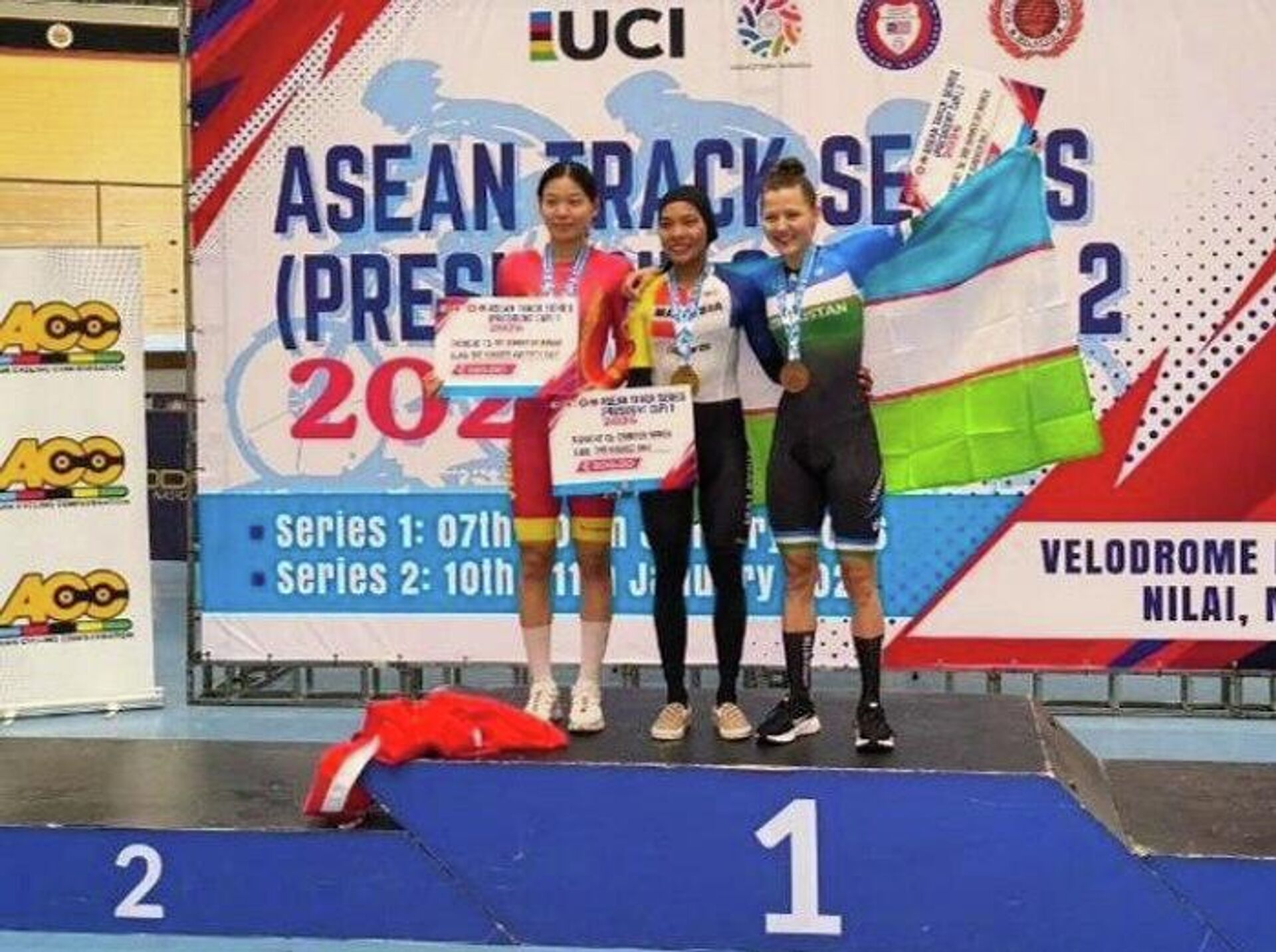 В городе Нилай проходит международный турнир по велоспорту на треке. - Sputnik Узбекистан, 1920, 09.01.2026