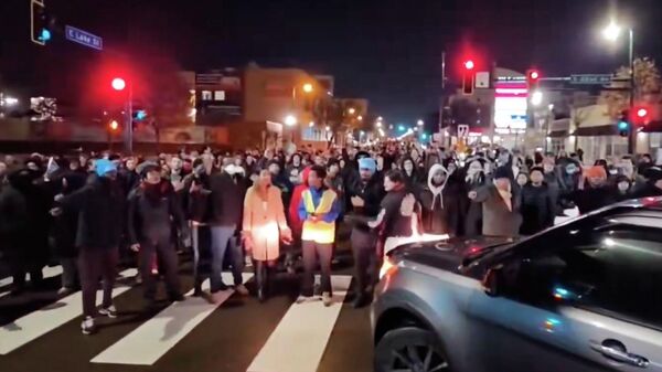 Protesti protiv ICE v SShA iz-za ubiystva jenshini - Sputnik O‘zbekiston