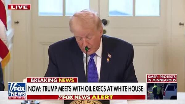 Дональд Трамп заявил о готовности Вашингтона продавать нефть России и Китаю - Sputnik Узбекистан