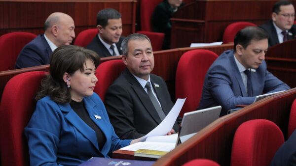 В Узбекистане хотят узаконить практику давать ребенку фамилию по имени отца - Sputnik Узбекистан