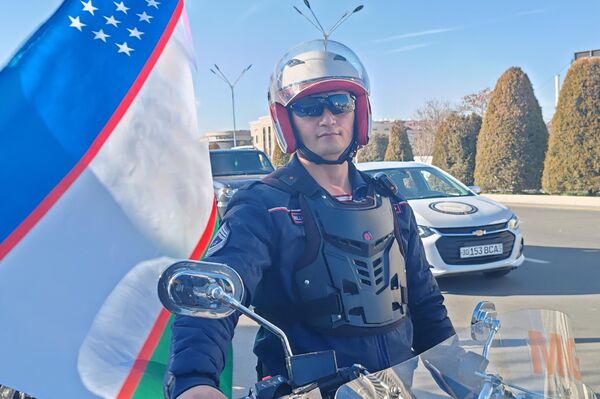 В Самарканде прошел парад, посвященный Дню защитников Родины - Sputnik Узбекистан