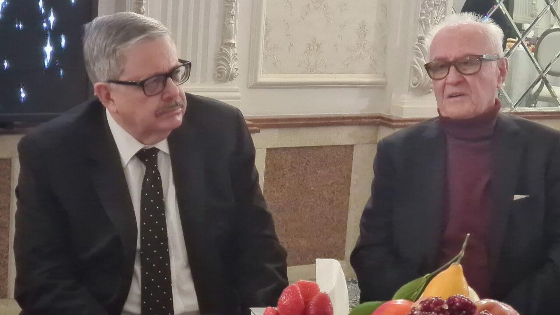 В Ташкенте вышла в свет книга воспоминаний о Рафике Нишанове - Sputnik Узбекистан, 1920, 15.01.2026