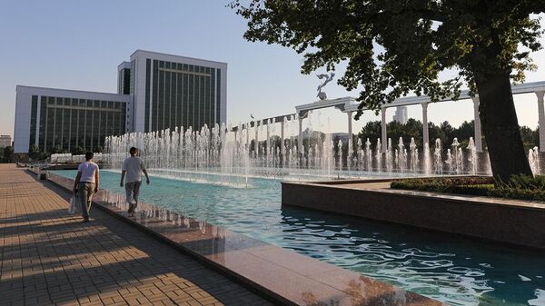 Фонтан на площади Мустакиллик. - Sputnik Узбекистан