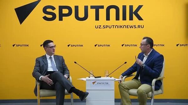 Маркетплейсы помогают узбекским производителям быстро и без больших затрат выходить на российский рынок, отметил Торговый представитель России в Узбекистане Константин Злыгостев в МПЦ @SputnikUzbekistan - Sputnik Узбекистан