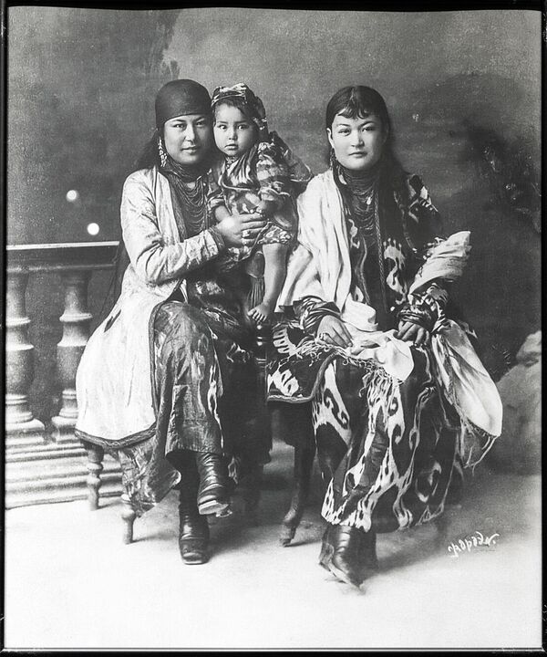 Существует термин "фотография повседневности", такое изображение позволяет узнать о культуре и об обычаях людей, запечатленных на снимке - Sputnik Узбекистан