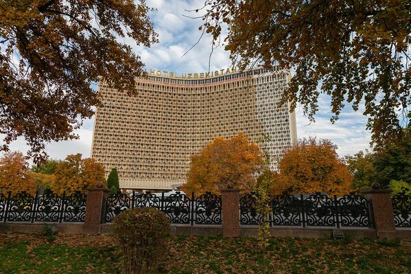 Здание отеля "Узбекистан"  - Sputnik Узбекистан
